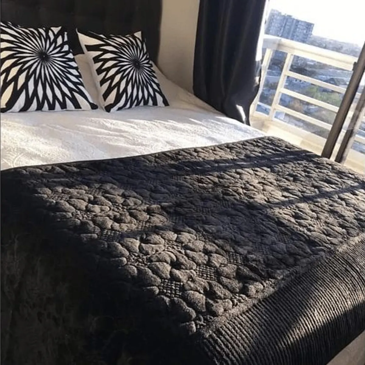 GENERICO - Piecera de Cama Polar con Tela Reversible - Negro