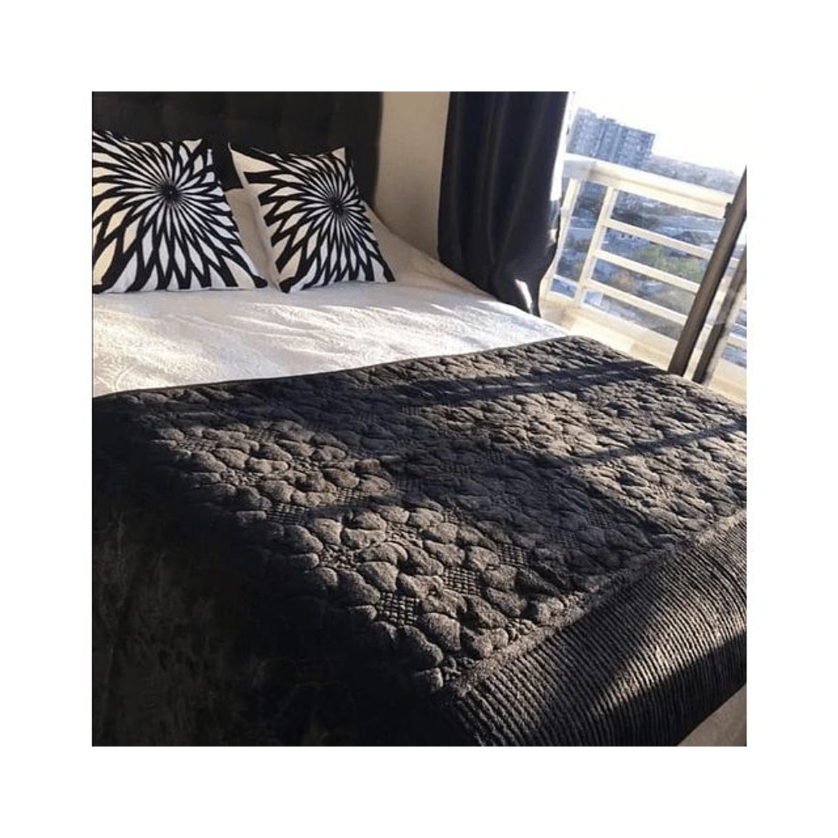 GENERICO - Piecera de Cama Polar con Tela Reversible - Negro