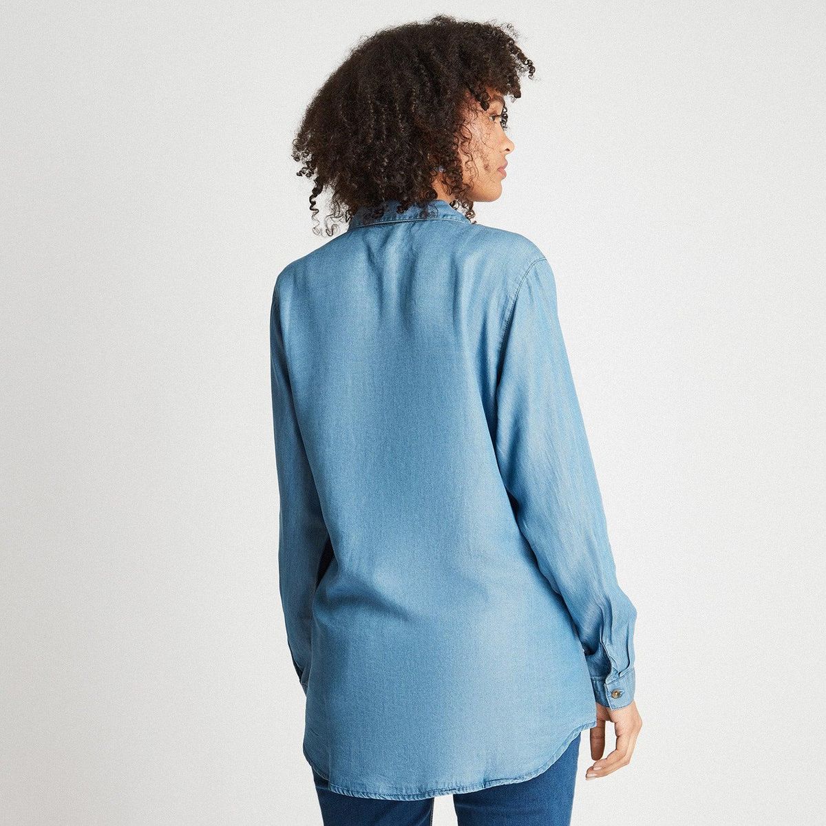 CURVI - Blusa Mezclilla Bolsillos Basica Lyocell_.