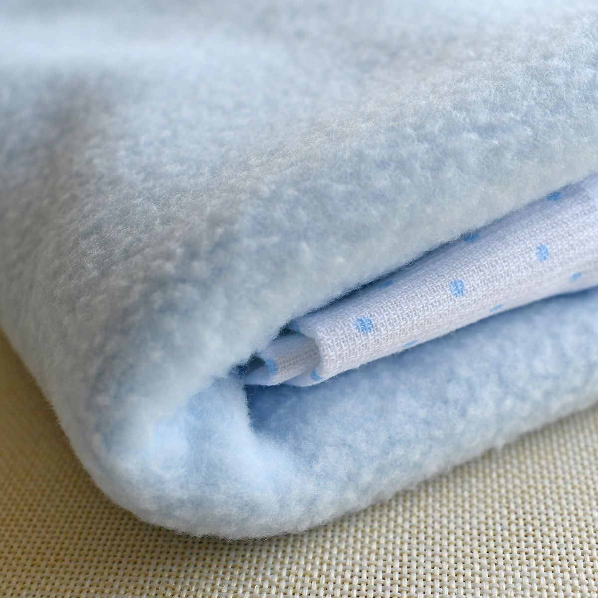 COCHO COCHO - Manta Polar Celeste Cocho Cocho Puntitos Celeste