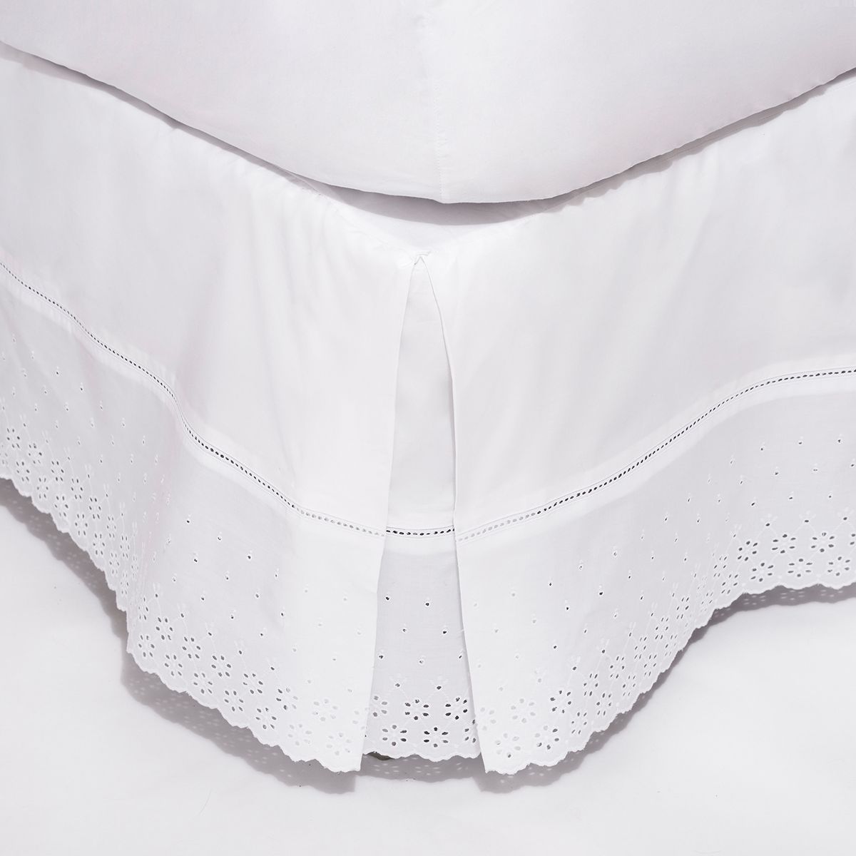 NINA HERRERA - Faldón Clásico Blanco 220 Hilos Super King