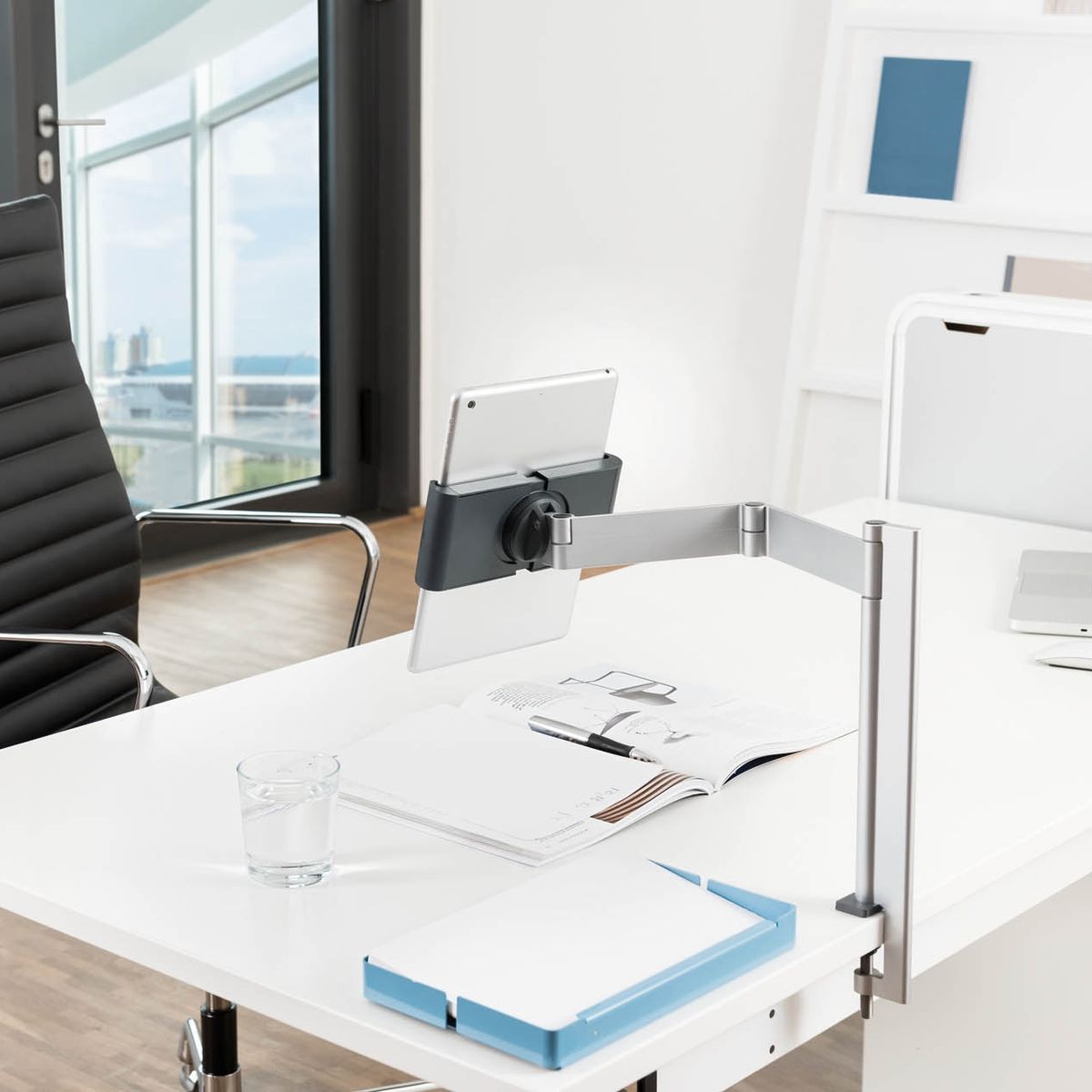 DURABLE - Soporte Tablet Sobremesa Con Brazo Durable