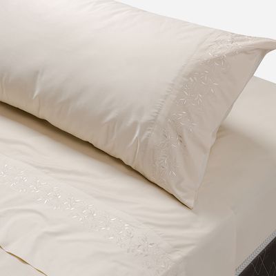 Imagen 2 del producto Sábana 300 Hilos Algodón Bordada Arena 1,5 Plazas