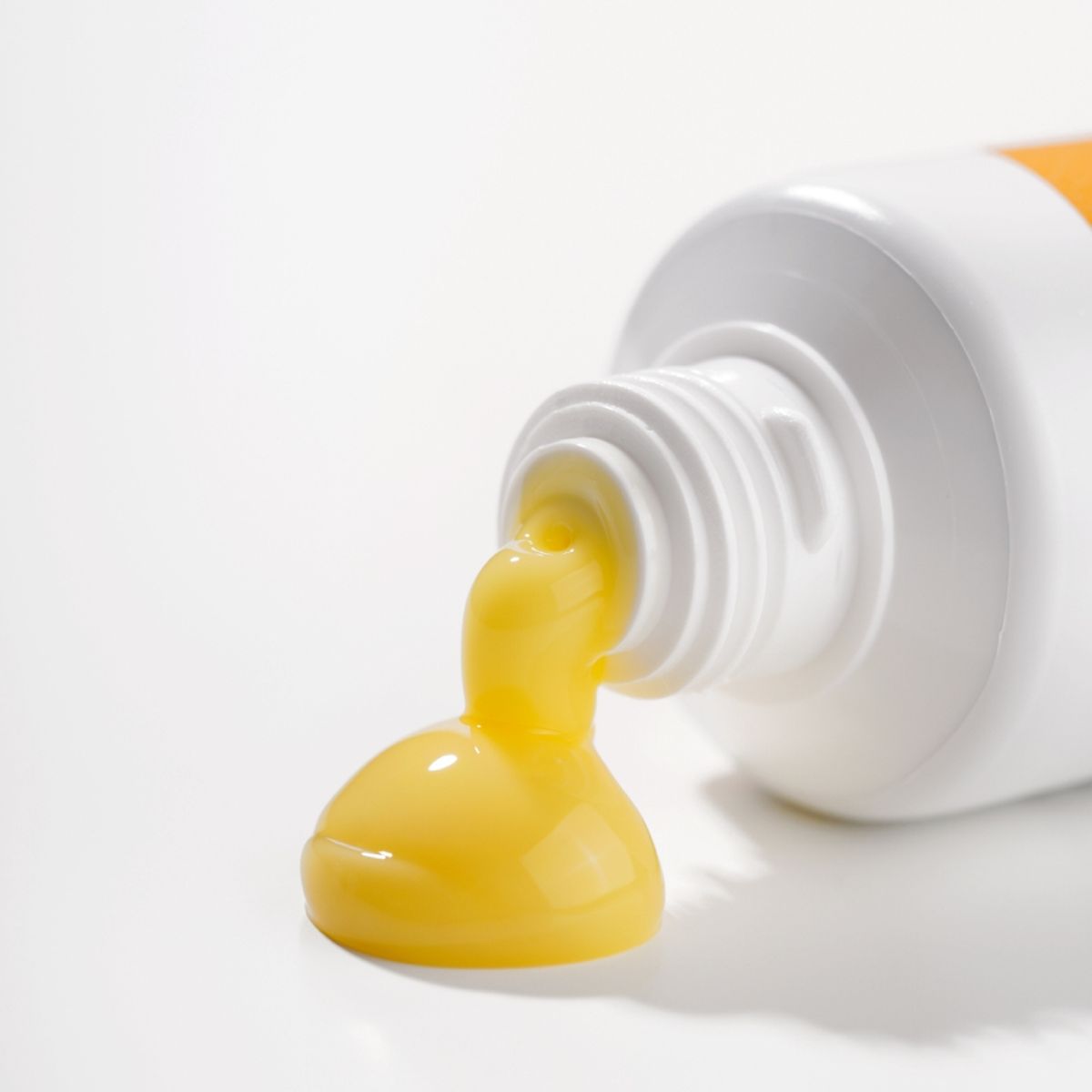 ISNTREE - Crema Facial Iluminadora con Espino Amarillo Isntree