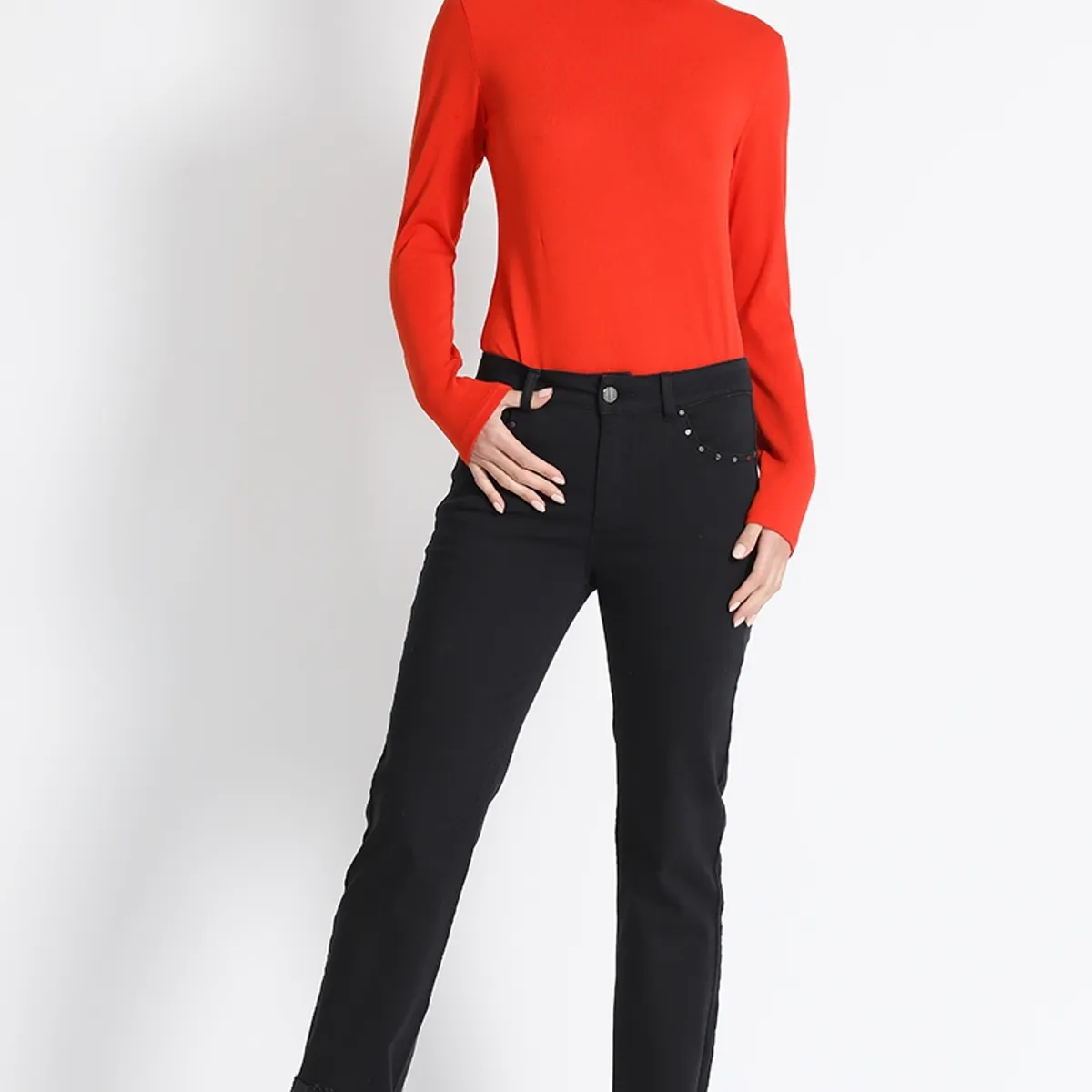 LIOLA - Jeans Recto Tachas Negro Liola