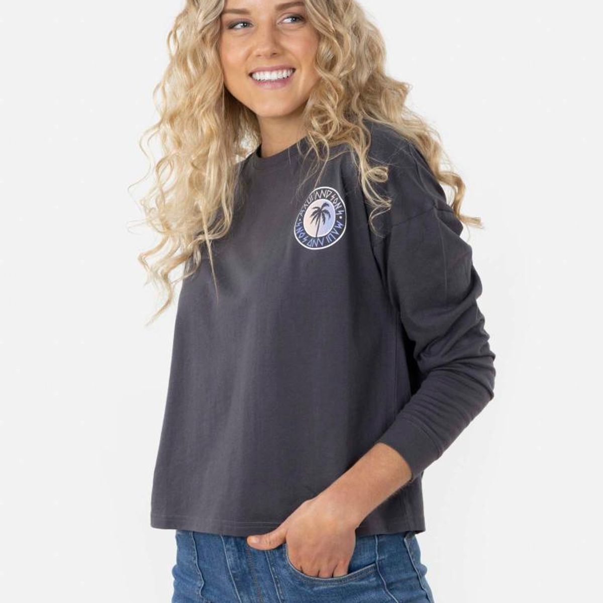 MAUI AND SONS - Polera PALM ROAD Mujer Gris Oscuro Maui and Sons