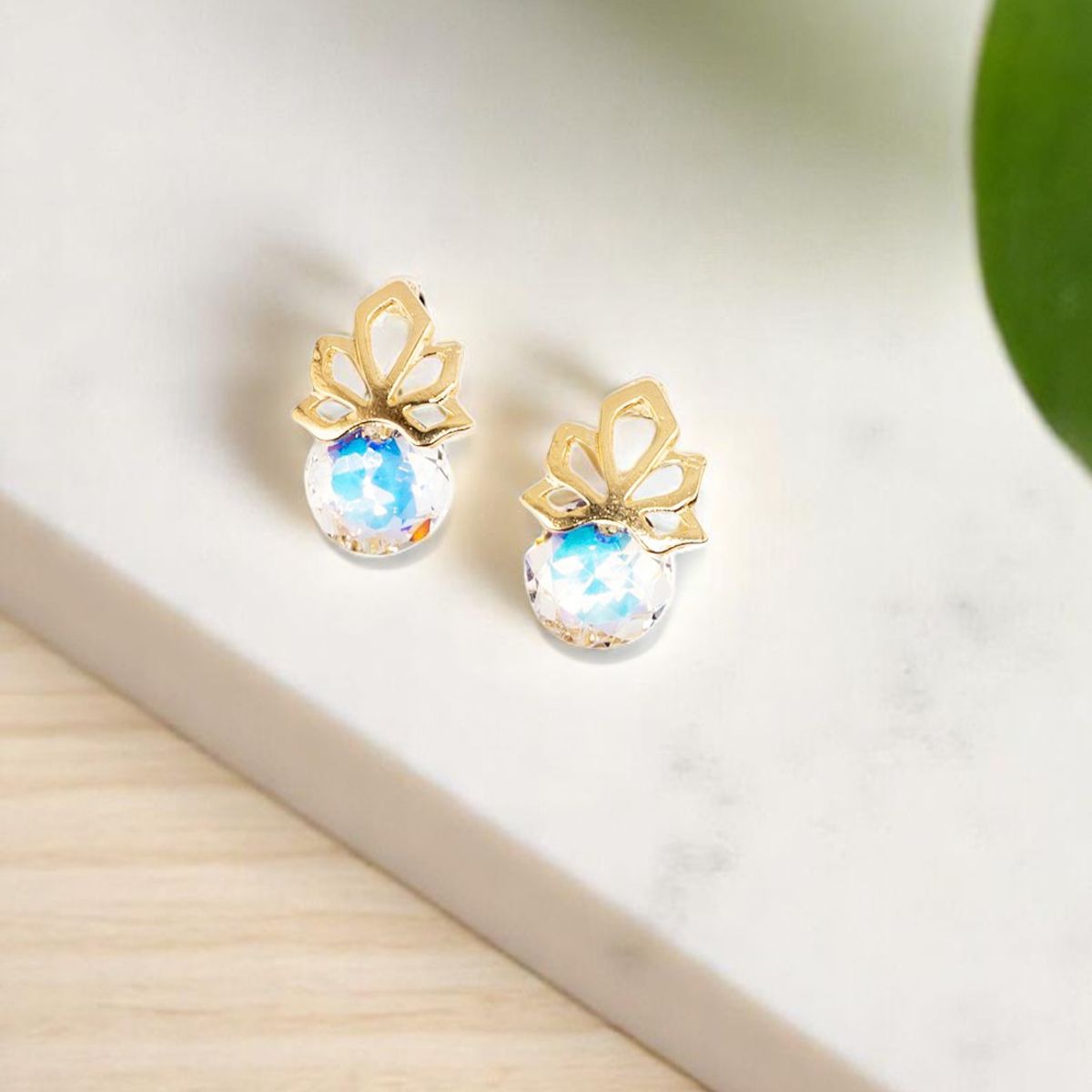 JOYAS MONTERO - Aros Bali Gold 24K creado con cristales de Swarovski® Aurora Boreal