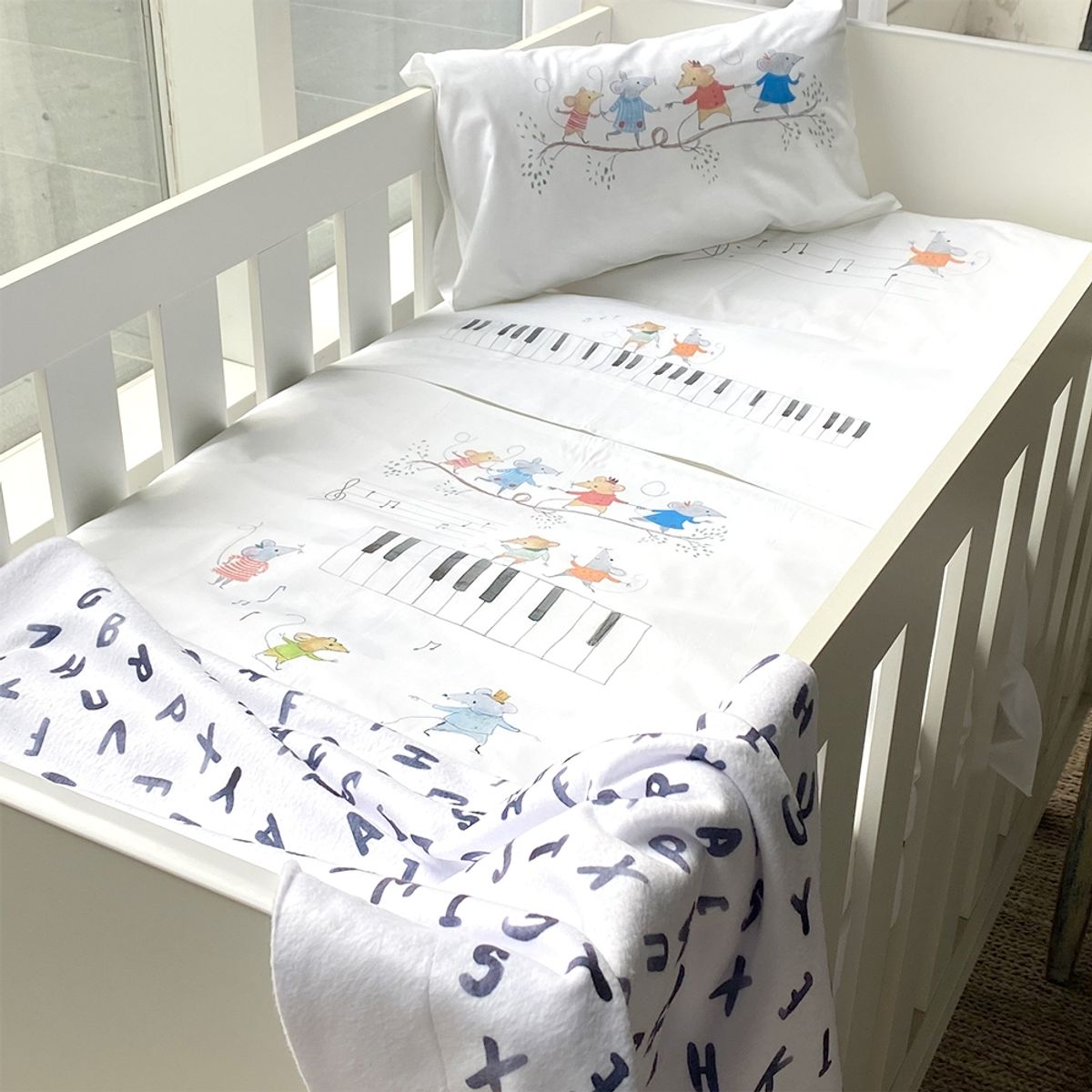 TUYO PRINT - Cubreplumón Cuna Músicos