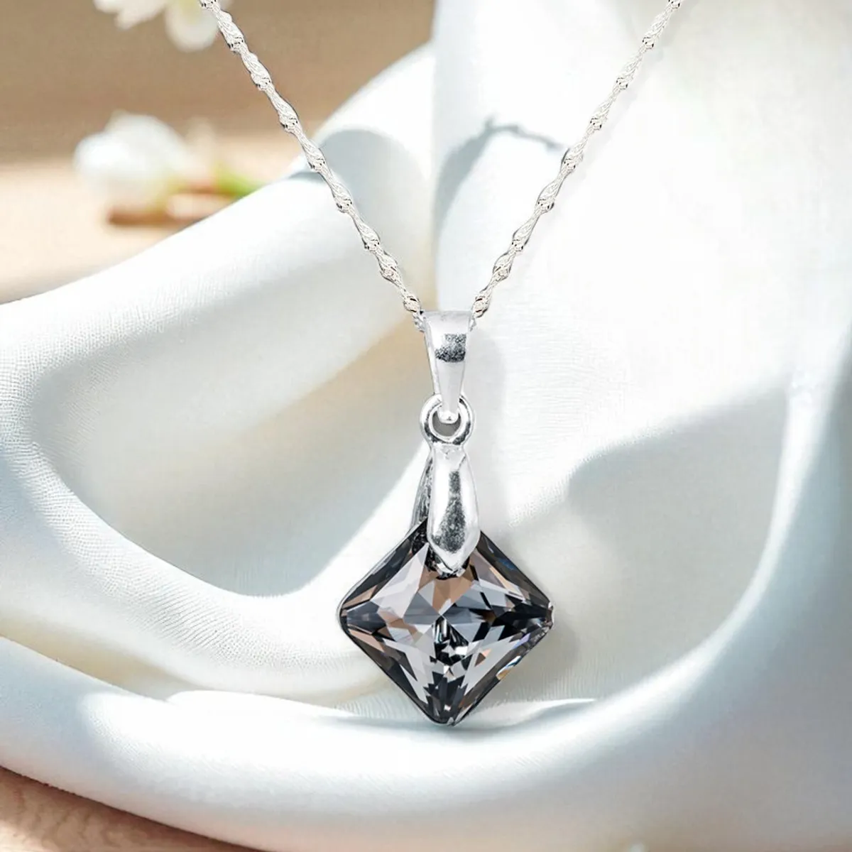 JOYAS MONTERO - Collar Cristina Plata 925 creado con cristales de Swarovski® Silver Night