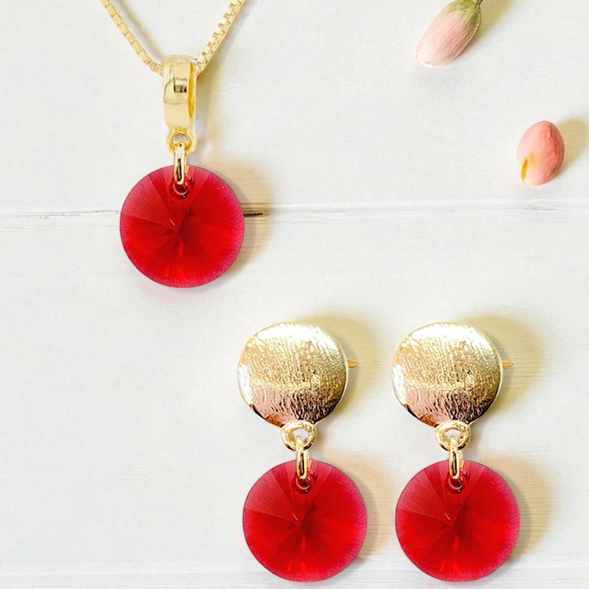 JOYAS MONTERO - Conjunto Amelia Gold 24K creado con cristales de Swarovski® Scarleth