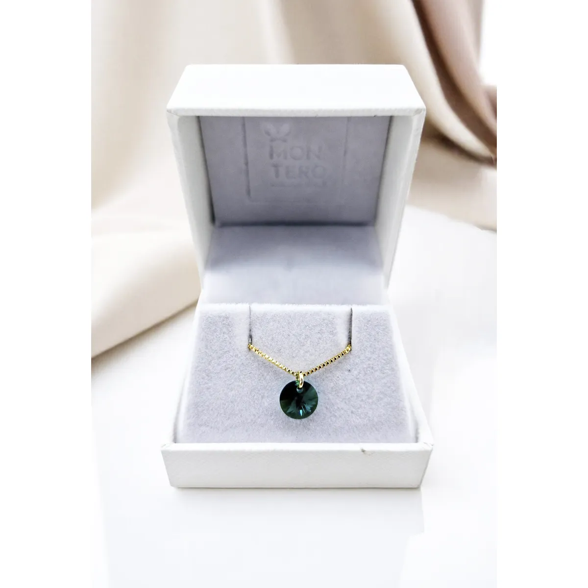 JOYAS MONTERO - Collar Punto de Luz Gold 24K creado con cristales de Swarovski® Emerald