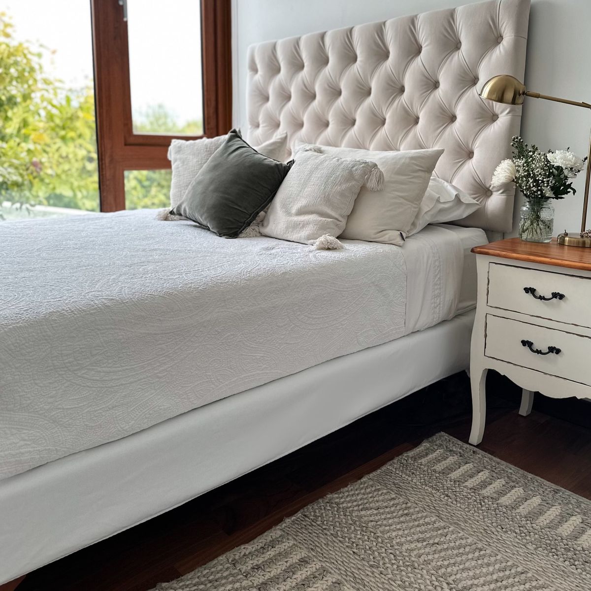 CASA CECILIA - Faldón Elasticado SuperKing Blanco Casa Cecilia