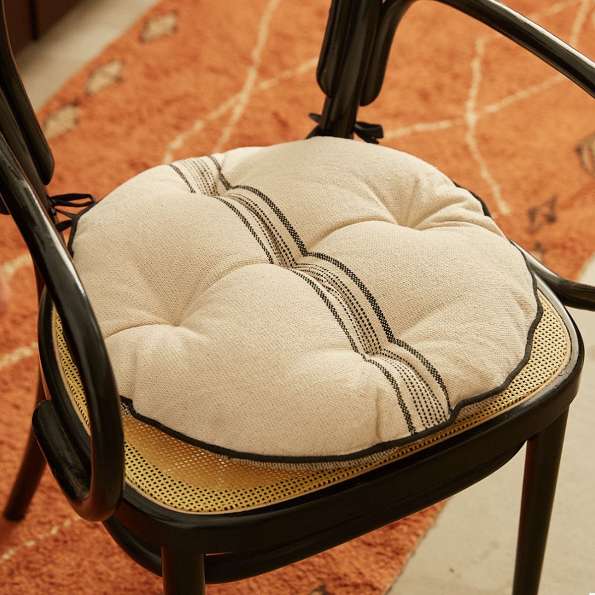 CALMA HOUSE - Cojín de Silla redondo Capri Negro Calma House