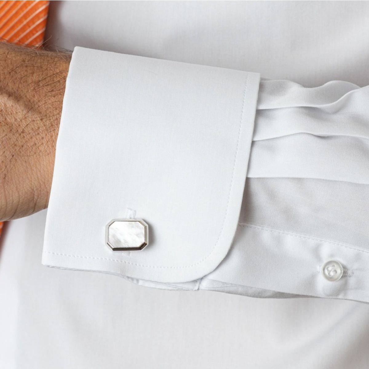 VANDINE - Camisa Etiqueta Negra Blanca Lisa Con Puño Para Colleras VANDINE