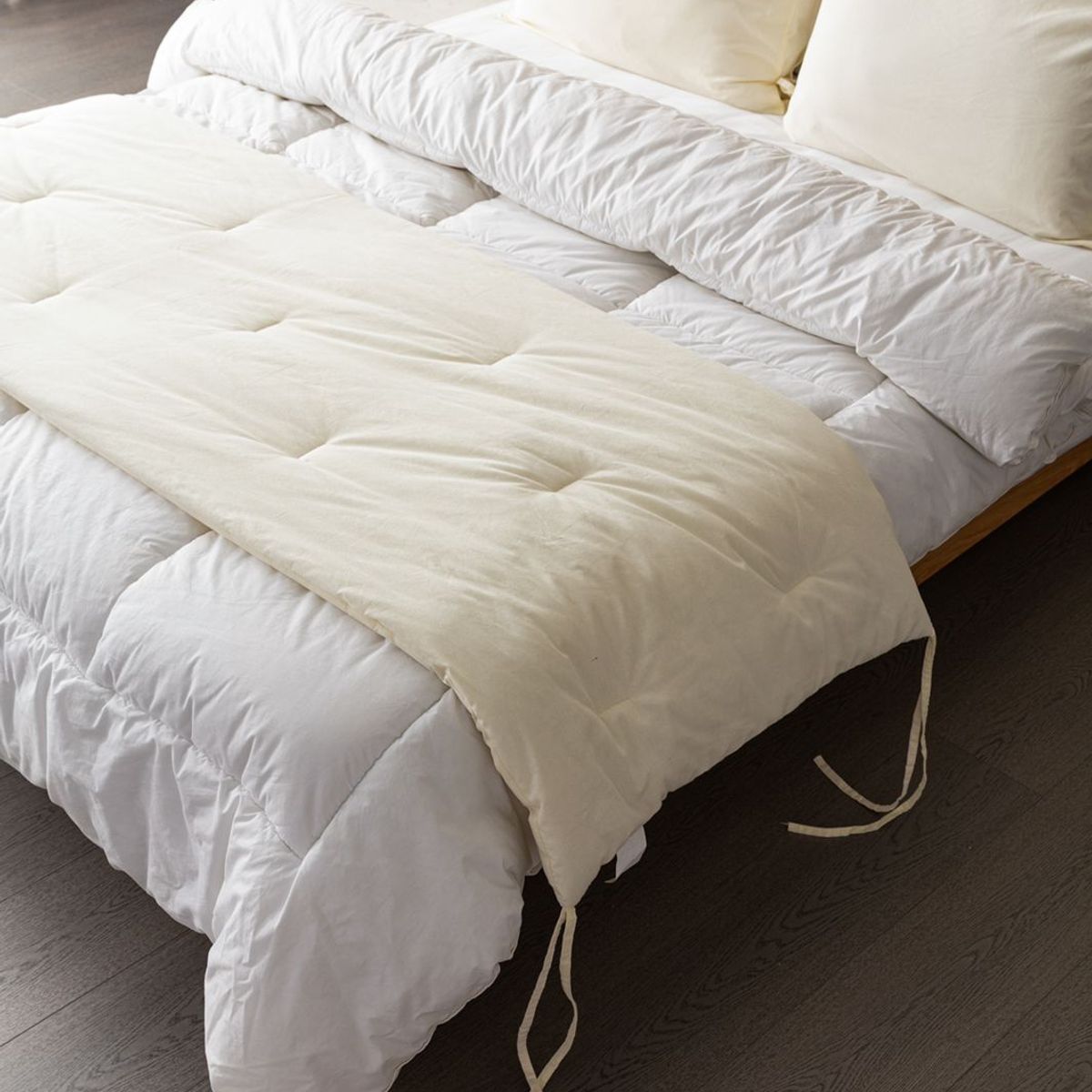 DEKOHOME - Piecera Algodón  acolchada 210x70cm incluye 02 fundas de almohada