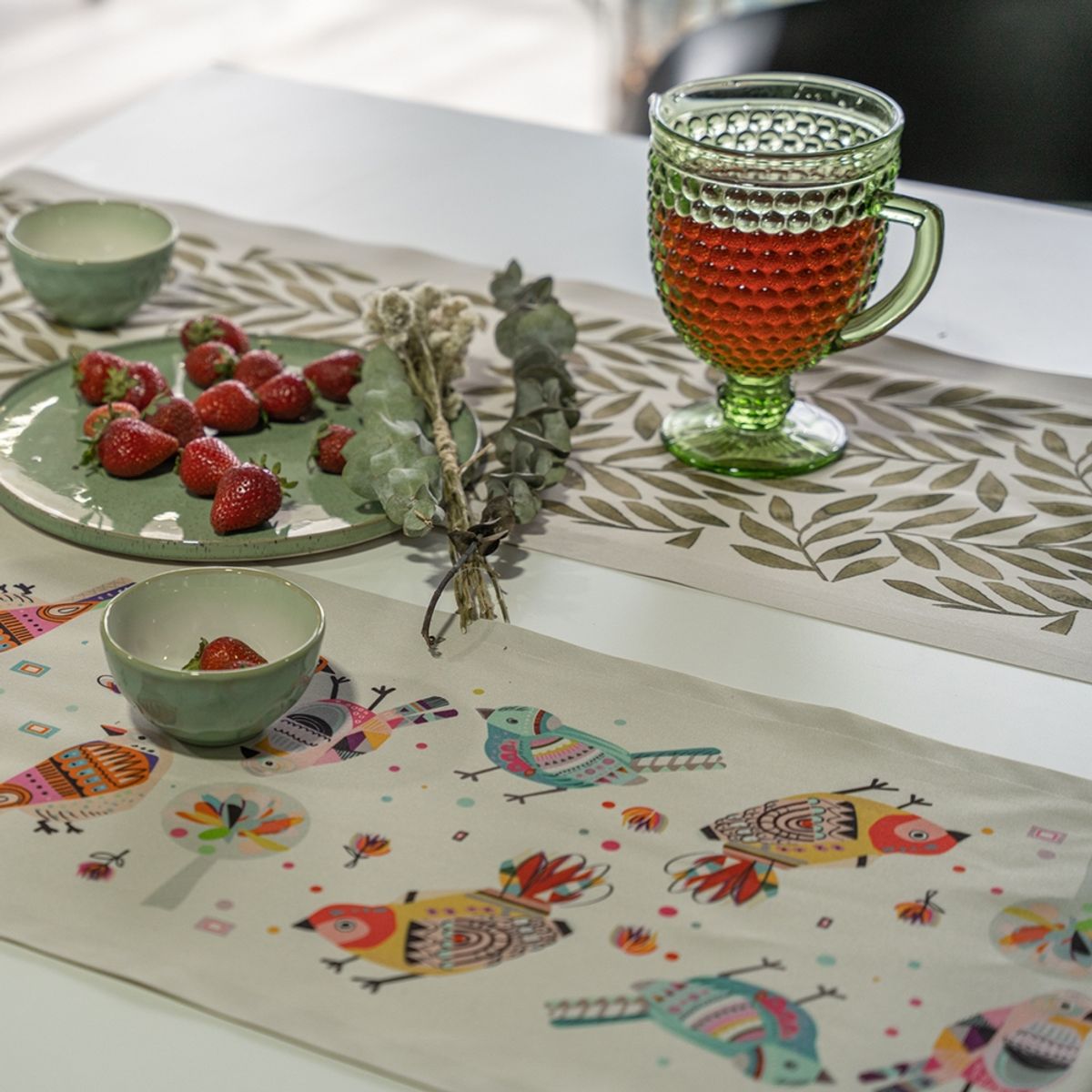 TUYO PRINT - Camino de mesa Impermeable Pájaros Colores