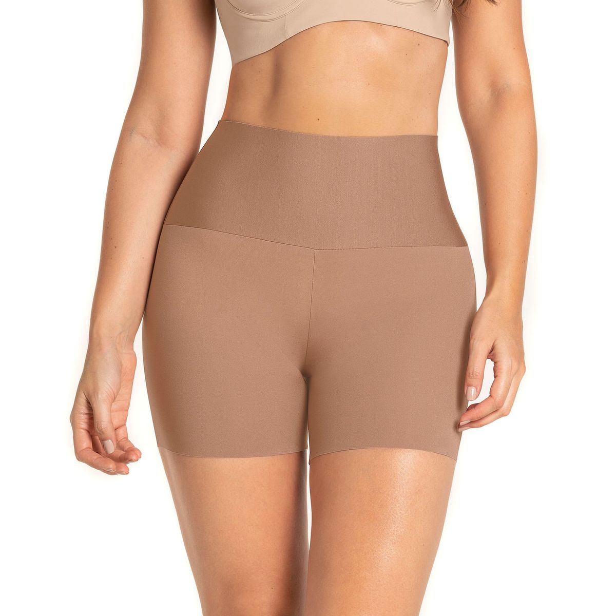 LEONISA - Short de control moderado aspecto invisible con fajón antideslizante 012970 Café Medio