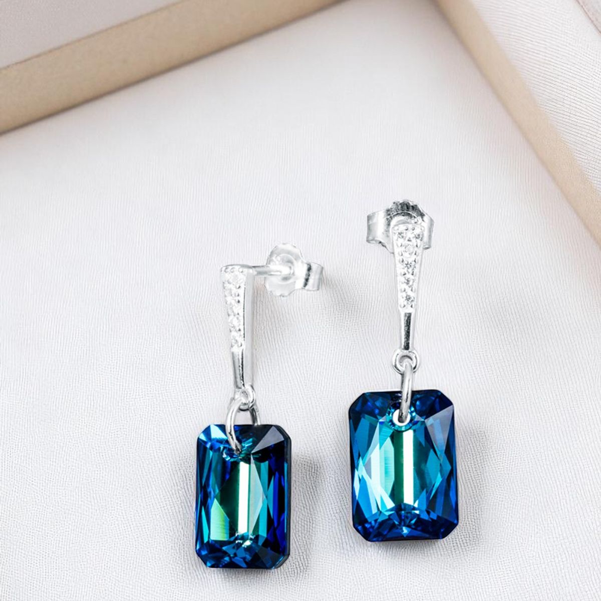 JOYAS MONTERO - Aros Estefania Plata 925 creado con cristales de Swarovski® Bermuda Blue