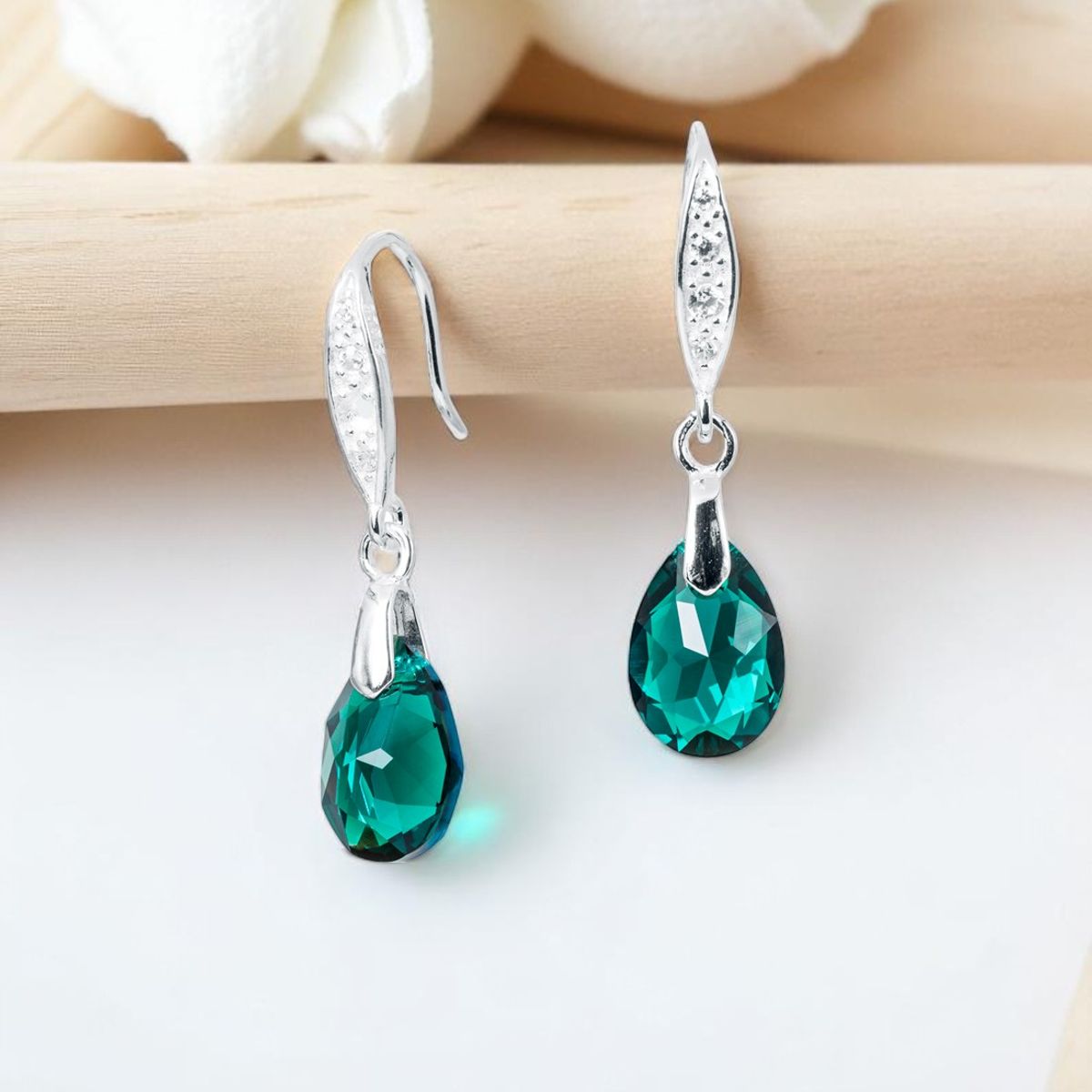 JOYAS MONTERO - Aros Gota De Luz Plata 925  creado con cristales de Swarovski® Emerald