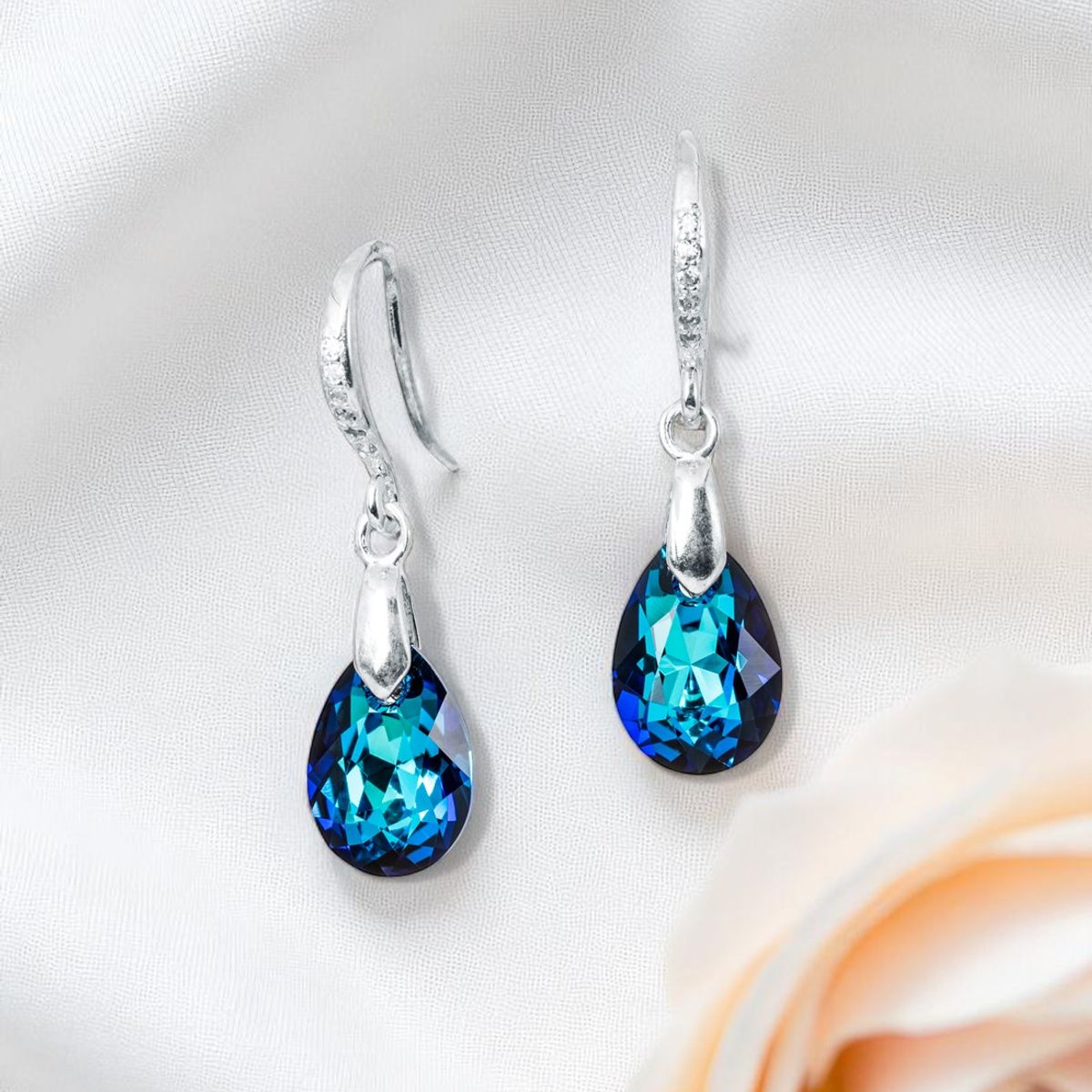 JOYAS MONTERO - Aros Gota de Luz Plata 925  creado con cristales de Swarovski® Bermuda Blue
