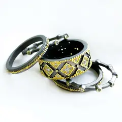 BE YOU - Anillo black oxid, bañado oro 18 kt y circones
