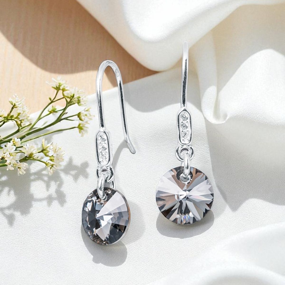 JOYAS MONTERO - Aros Punto De Luz Circon Plata 925 creado con cristales de Swarovski® Silver Night