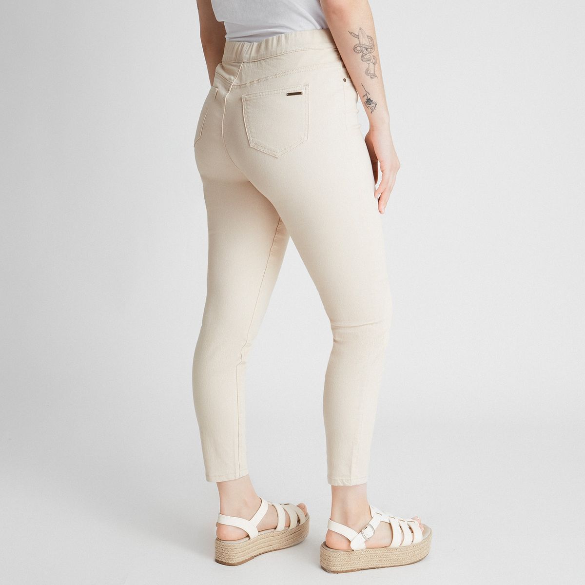 CURVI - Calza De Jeans Color Con Pretina Elásticada CURVI