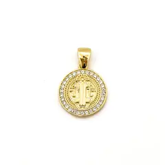 ANDREA COGGIOLA JOYAS - Colgante Medalla San Benito Circón 15mm Enchapado Oro 18K
