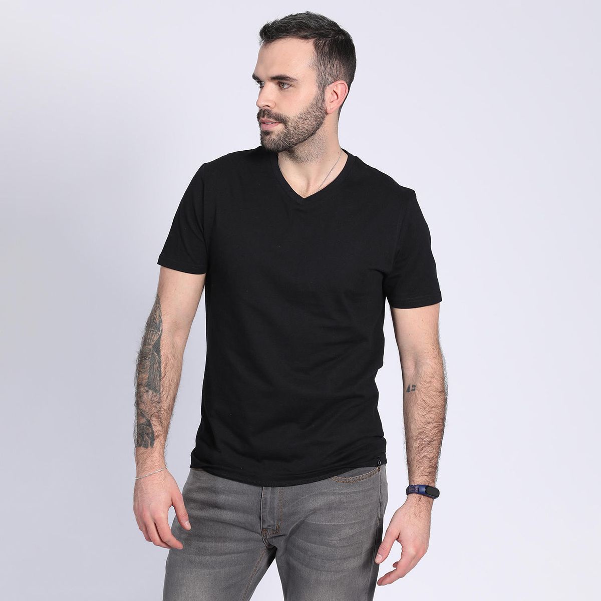 POTROS - Polera Cuello V Negro POTROS