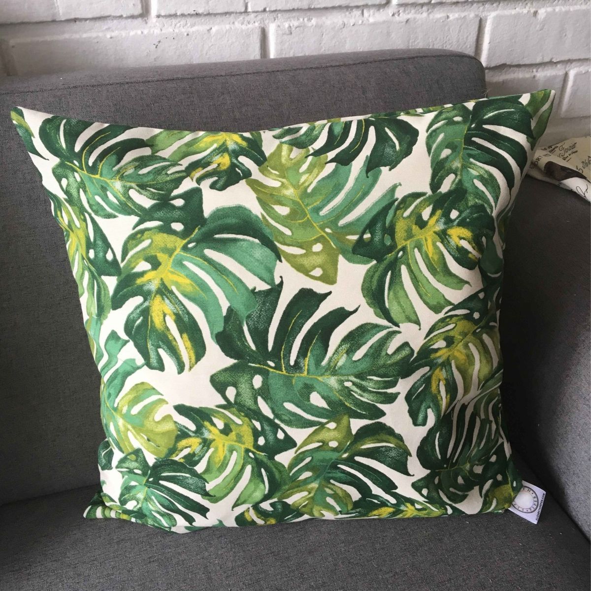 ELIZABETH PEPER - COJIN DECORATIVO DISEÑO PLANTAS VERDES 45X45 RELLENO.