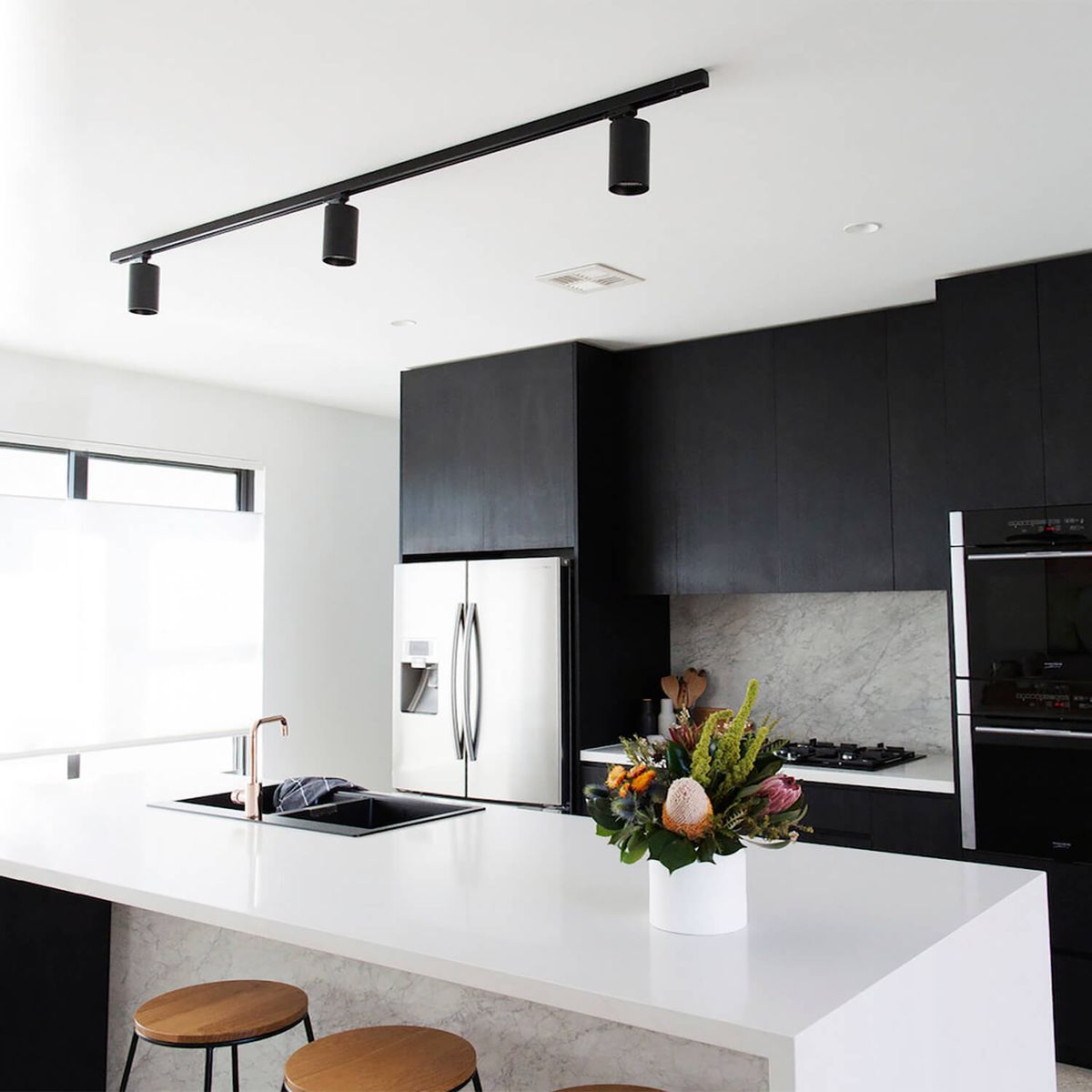 LED STUDIO - RIEL SOBREPUESTO LED STUDIO MONOFÁSICO 1 METRO