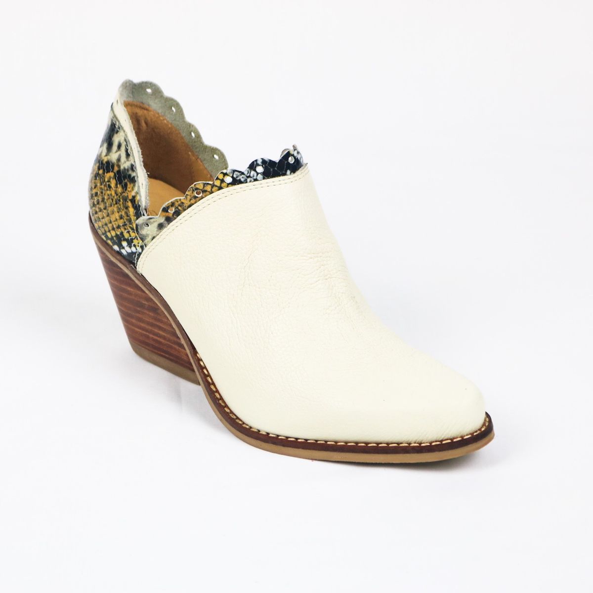 GENERICO - BOTIN MUJER CAMPANITA BEIGE PIEL._