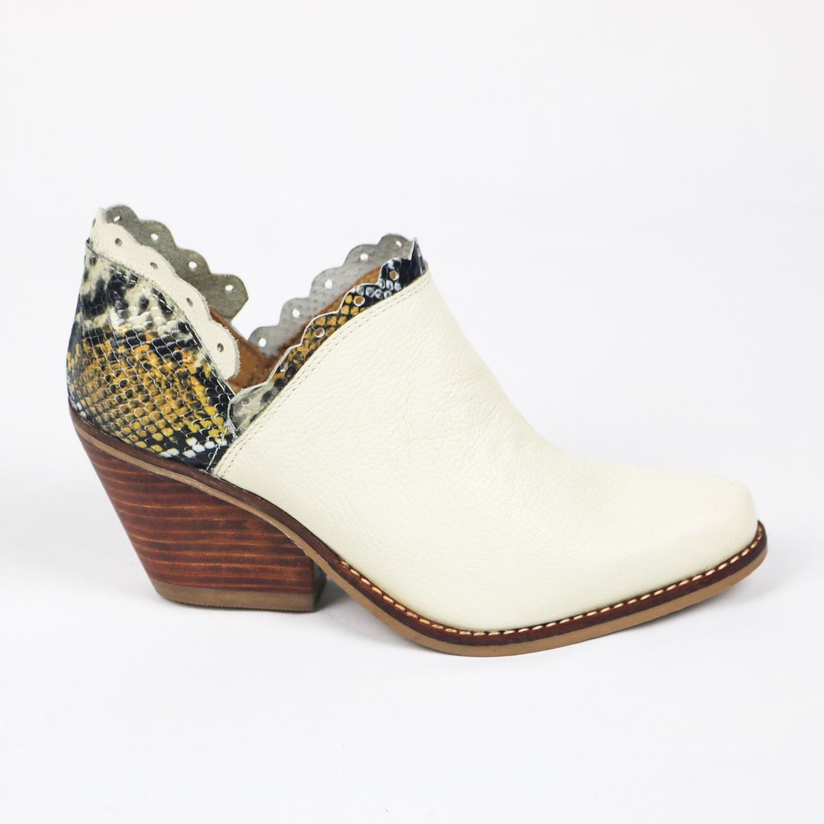 GENERICO - BOTIN MUJER CAMPANITA BEIGE PIEL._
