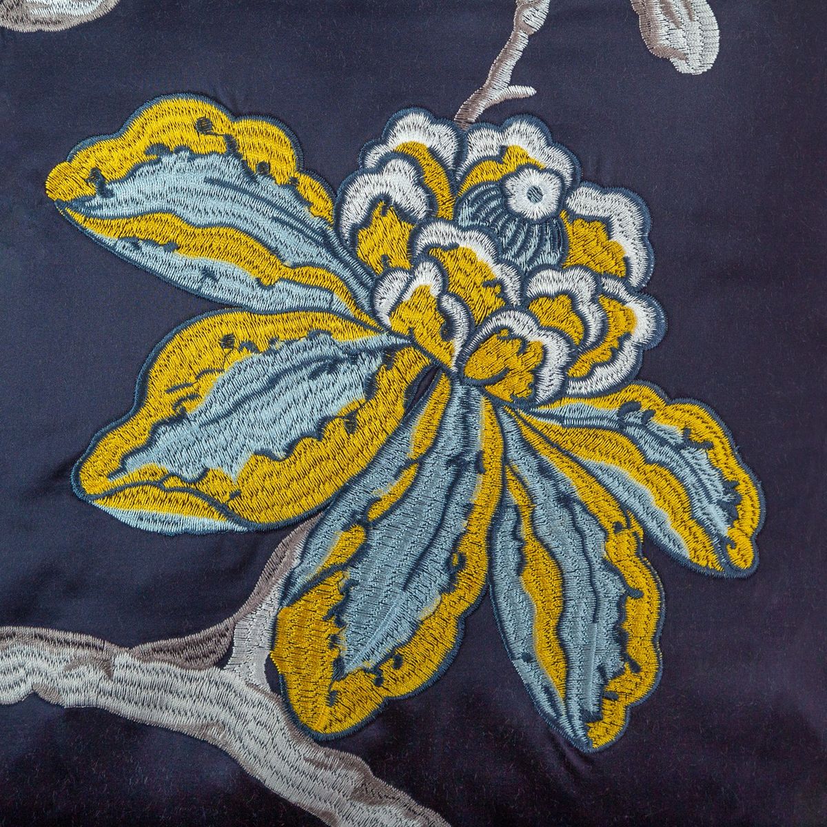 SUEÑO BLANCO - COJIN VERSALLES EN AZUL