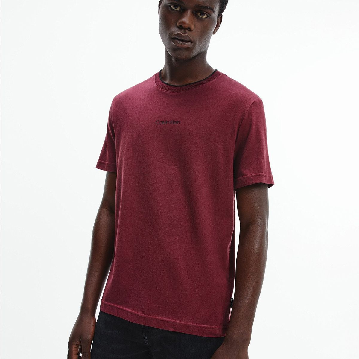 CALVIN KLEIN - Polera Cotton Center Logo Burdeo Calvin Klein