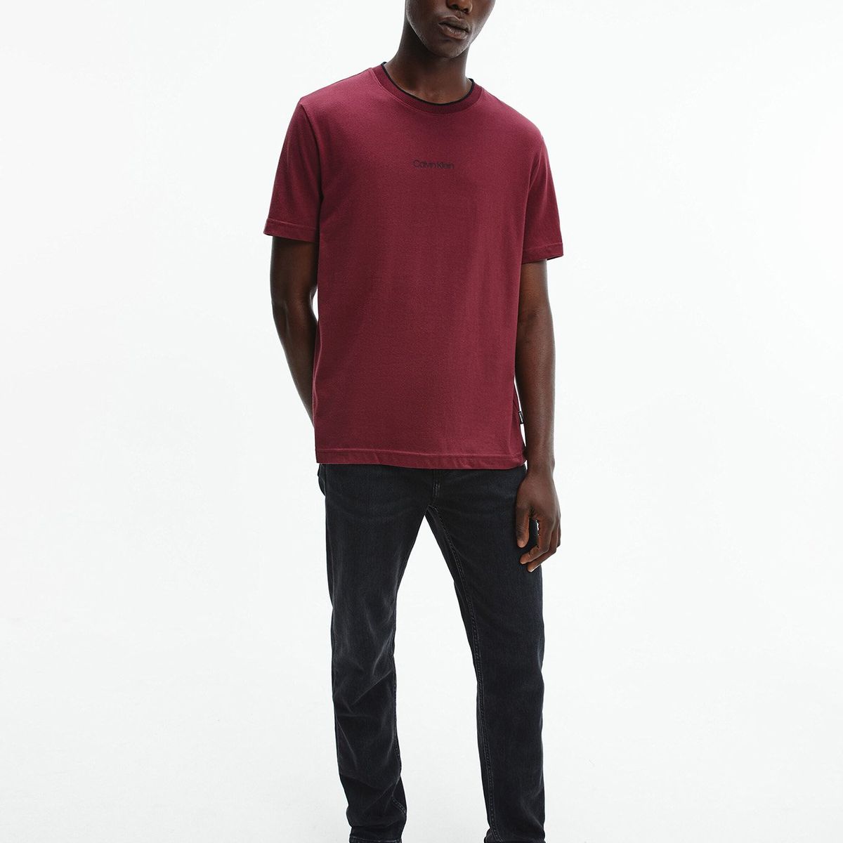 CALVIN KLEIN - Polera Cotton Center Logo Burdeo Calvin Klein