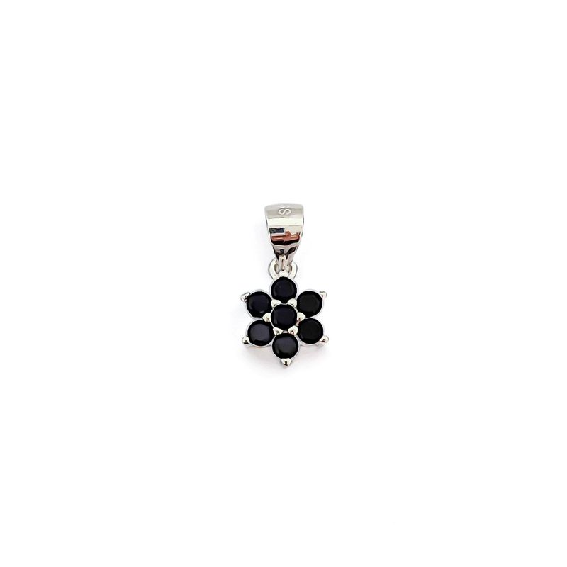 ANDREA COGGIOLA JOYAS - Colgante Flor Circón Negro Plata Fina 925
