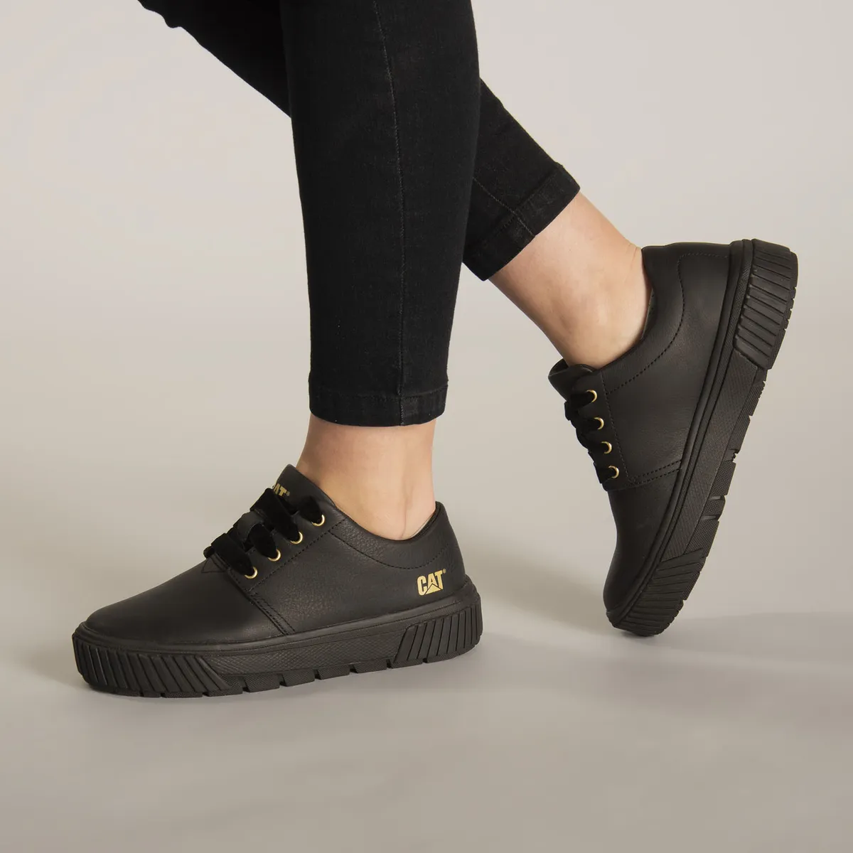 CAT - Zapatilla Mujer Downlink Canvas Negro CAT