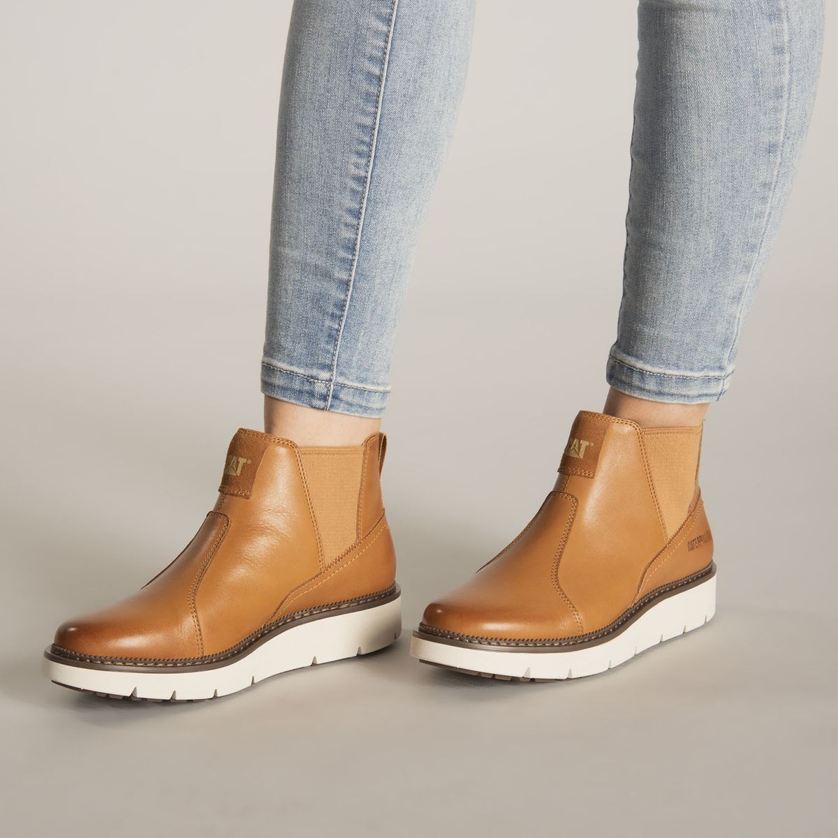 CAT - Botín Mujer Chariot Chelsea Café CAT