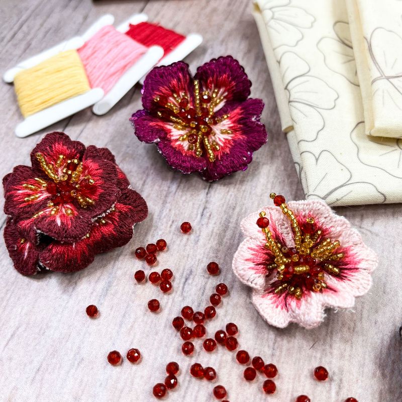 MARTIN BORDADOR - Kit Stumpwork Flores mas clase online