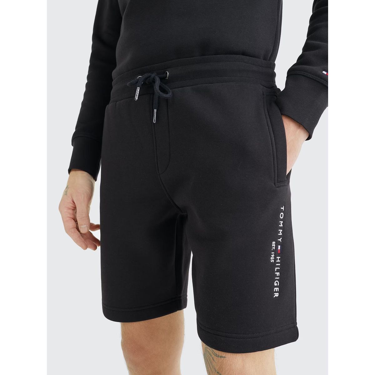 TOMMY HILFIGER - Short Essential Organic Cotton Negro Tommy Hilfiger