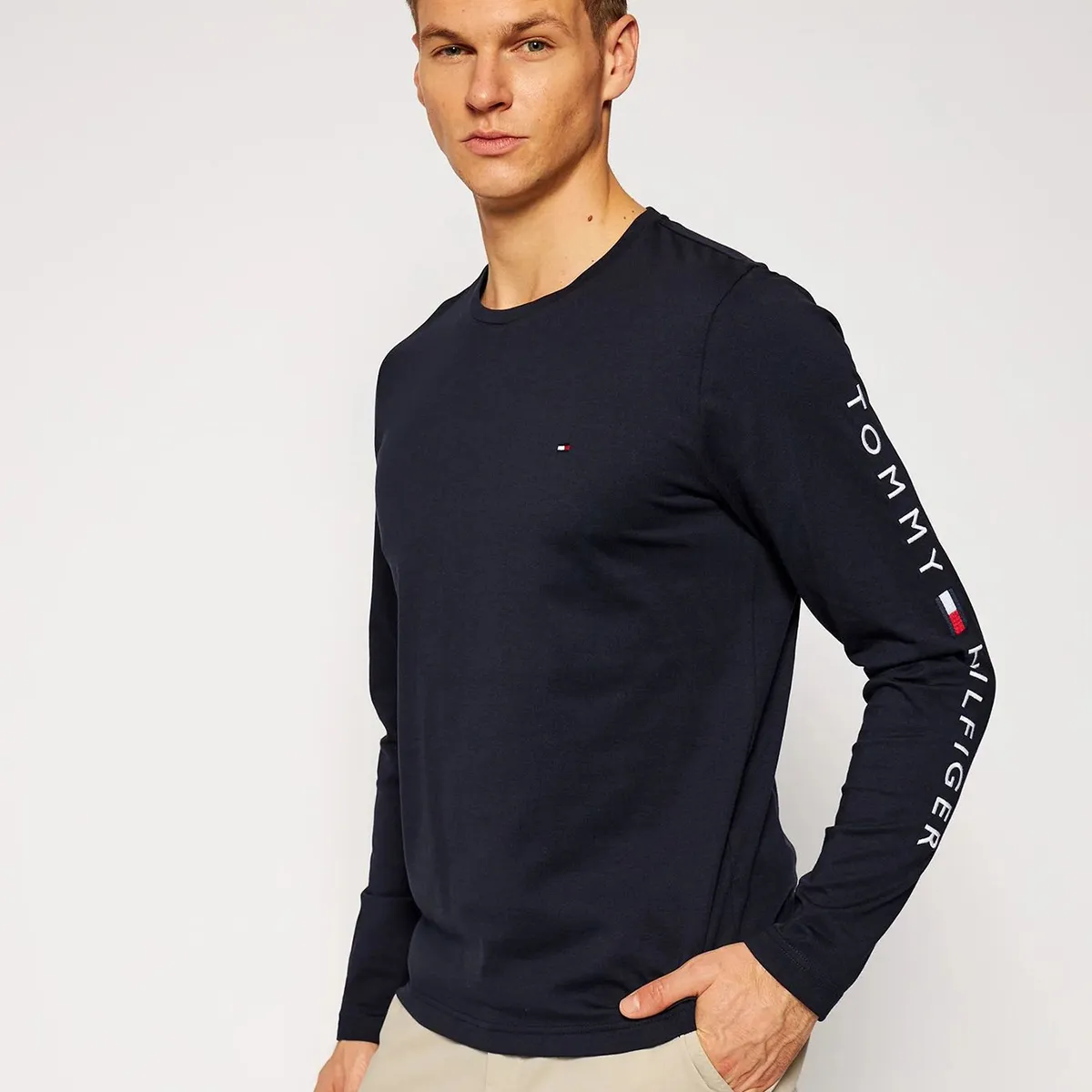 TOMMY HILFIGER - Polera Essential Flag Logo Azul Tommy Hilfiger