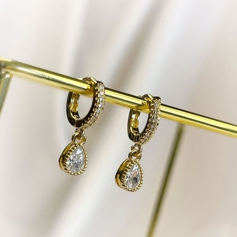 BY LAS CAYETANAS - Aros Gertrudis para mujer bañados en Oro 18k con cristales