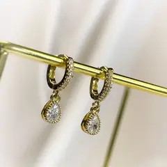BY LAS CAYETANAS - Aros Gertrudis para mujer bañados en Oro 18k con cristales