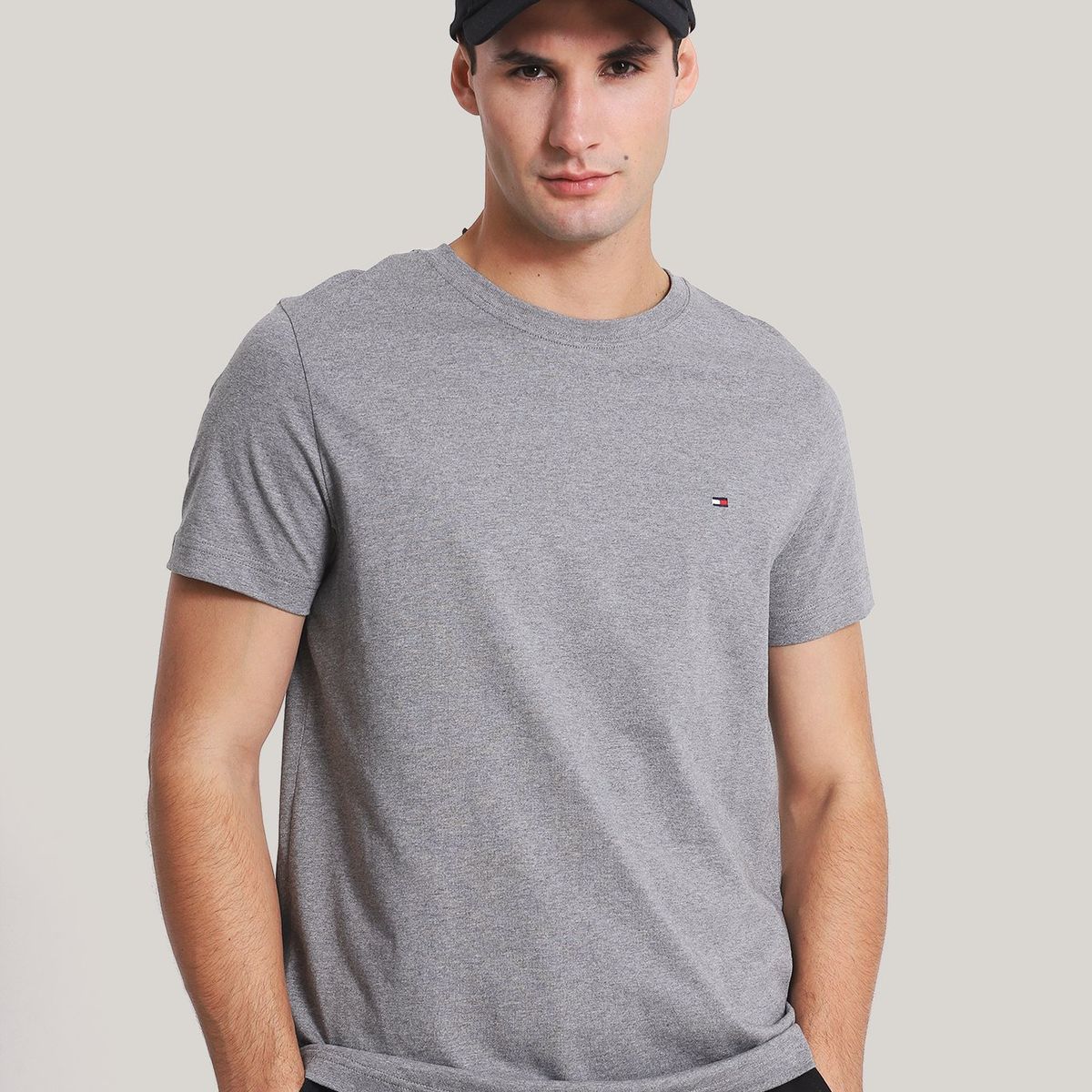 TOMMY HILFIGER - Polera Essential Cotton C-Neck Slim Fit Gris Tommy Hilfiger