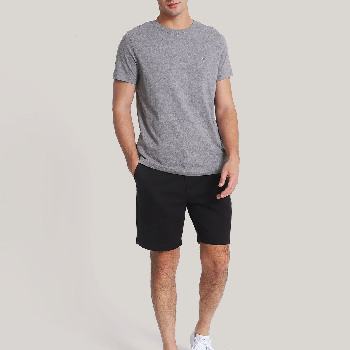 TOMMY HILFIGER - Polera Essential Cotton C-Neck Slim Fit Gris Tommy Hilfiger