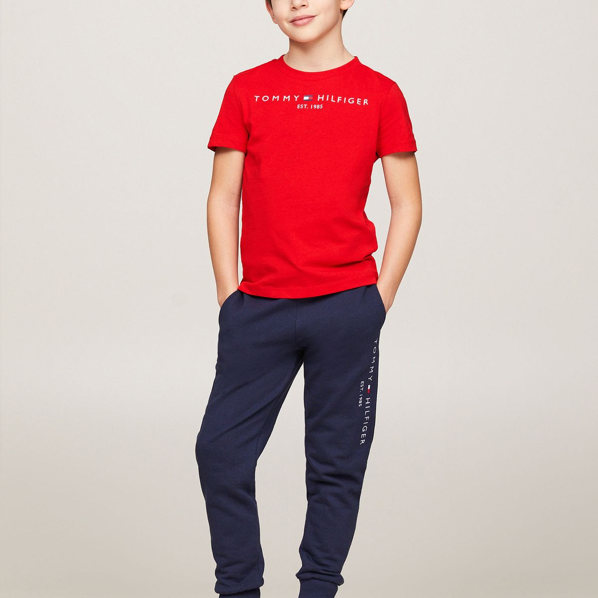 TOMMY HILFIGER - Polera Unisex Essential Logo C-Neck Rojo Tommy Hilfiger