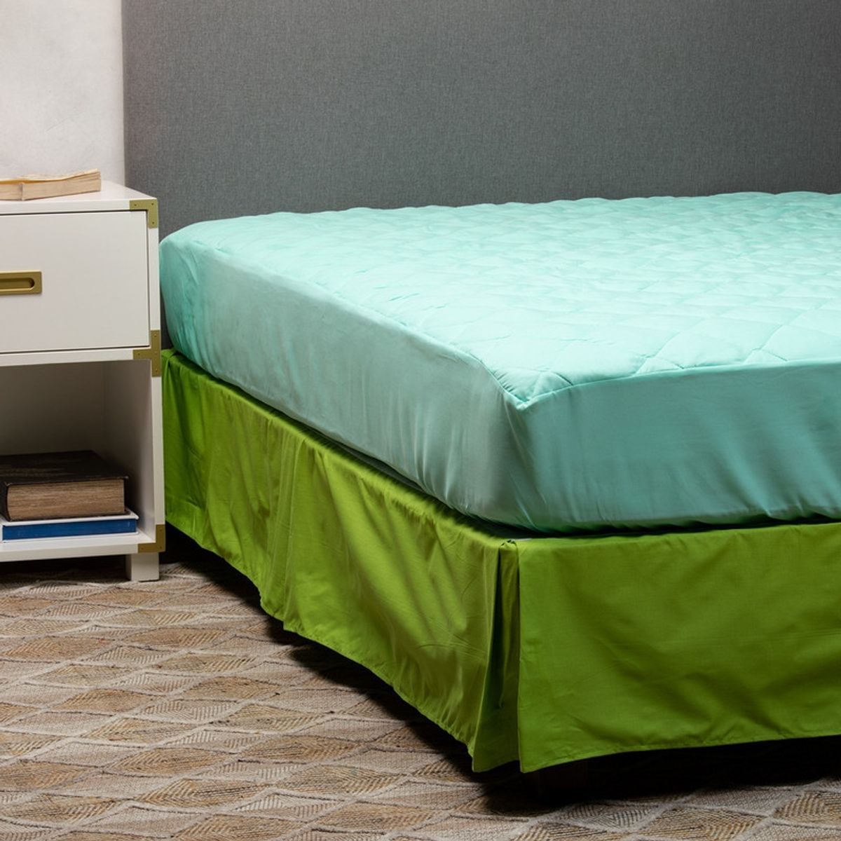 ARTHOME - Cubrecolchón +  Faldón Verde Arthome King