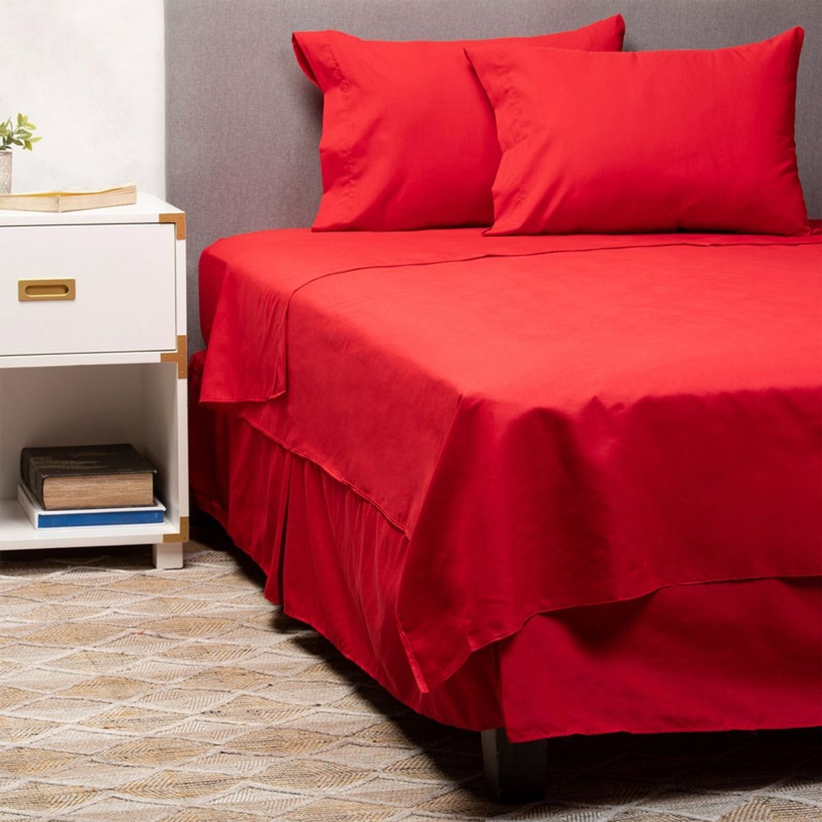 ARTHOME - Sabana + Cubrecolchón +  Faldón Rojo King