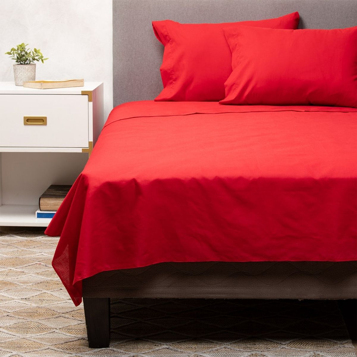 ARTHOME - Sabana Roja 2 plazas + Pack 2 Almohadas 50x70 Arthome